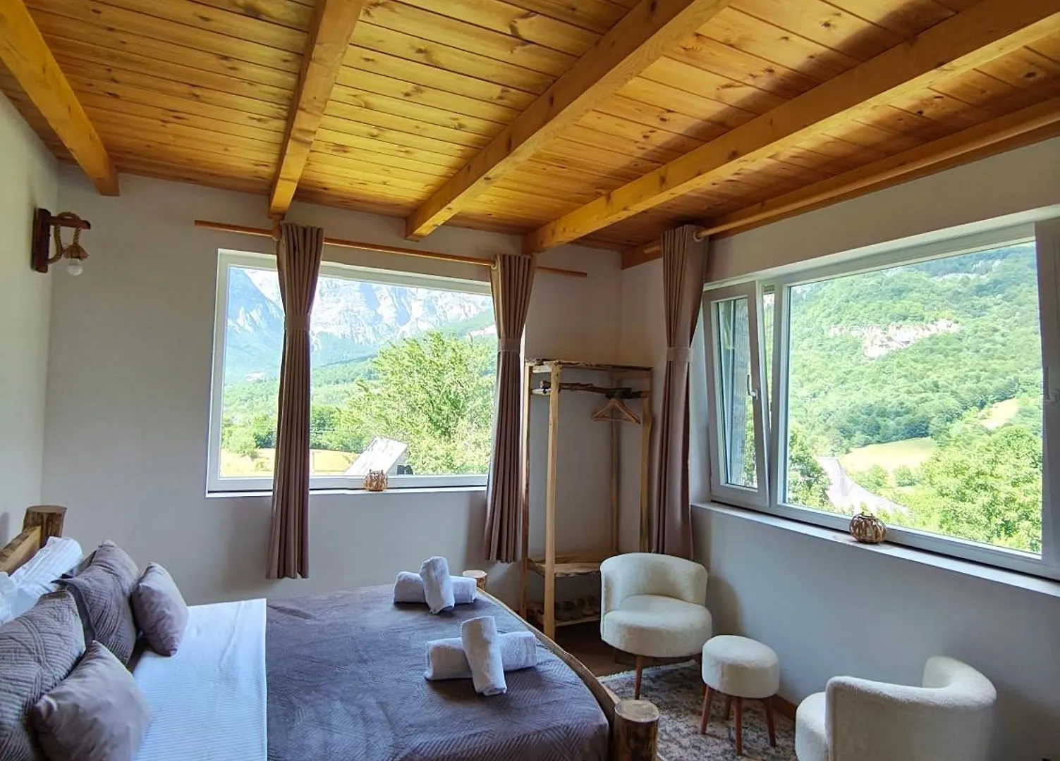 Guesthouse Dritan Tethorja Theth 4*,  Albania